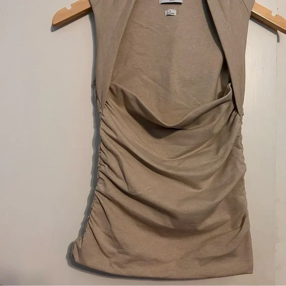 Aritzia Original Contour Flourish Top - Picture 2 of 8